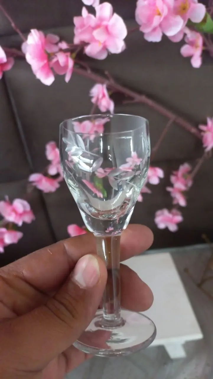 Taça de licor decorada em Cristal