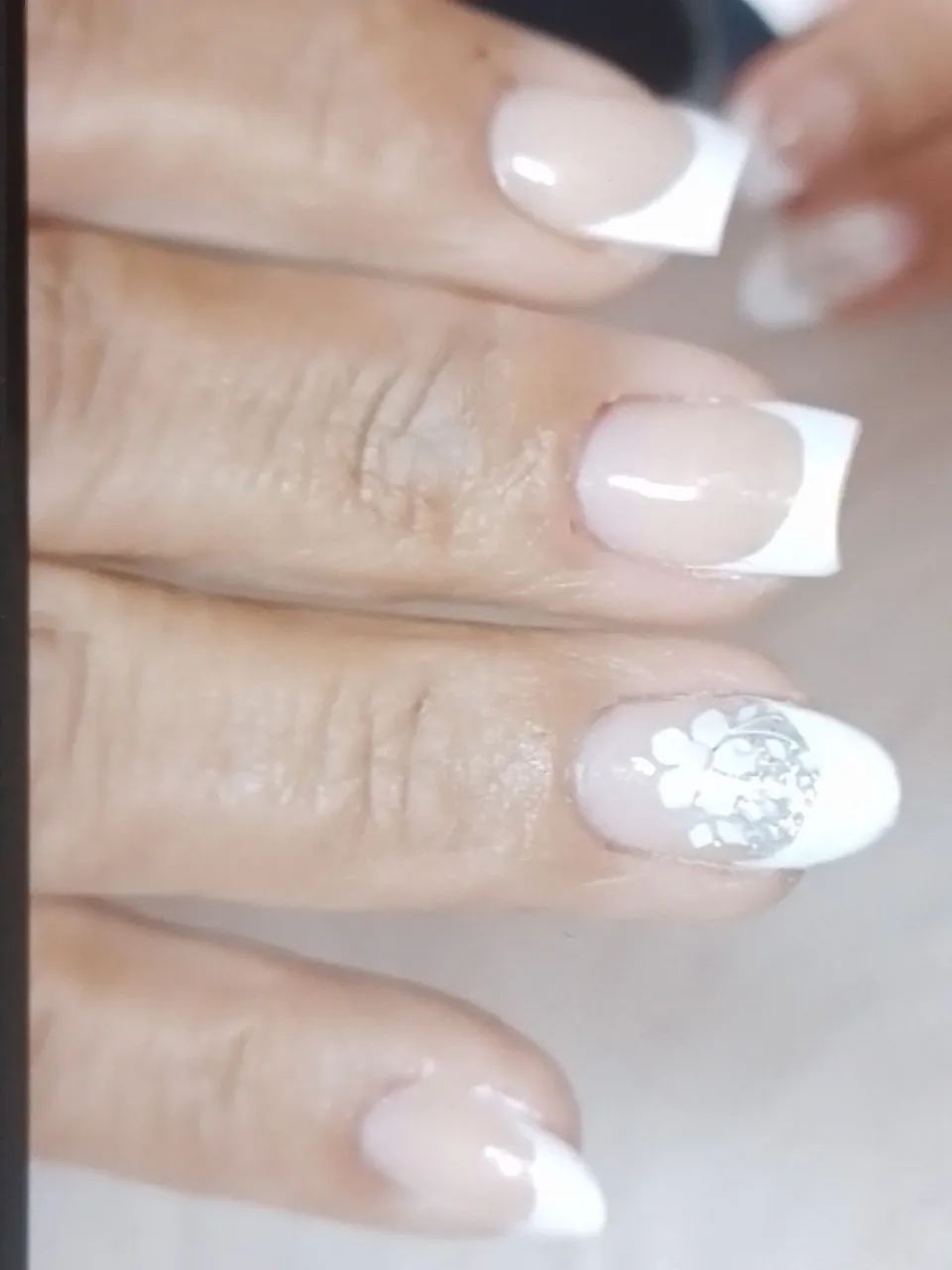 Unhas de Gel Francesinha com Detalhe