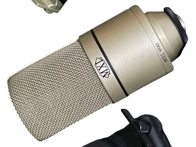 Microfone Condensador MXL 990 com Shockmount e Maleta - Microfones