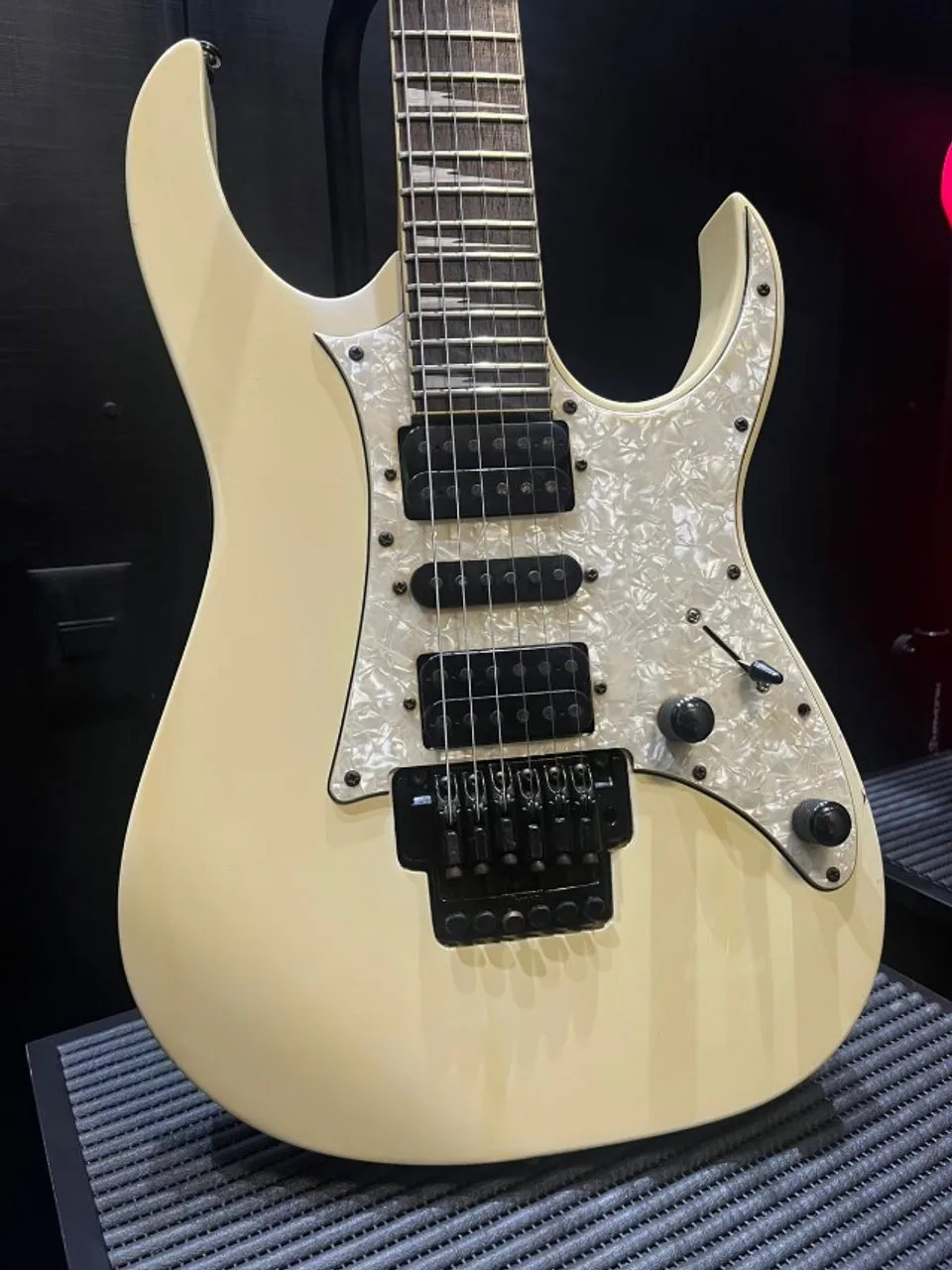 Guitarra Ibanez RG370DX vermelha - Instrumentos musicais - Parque