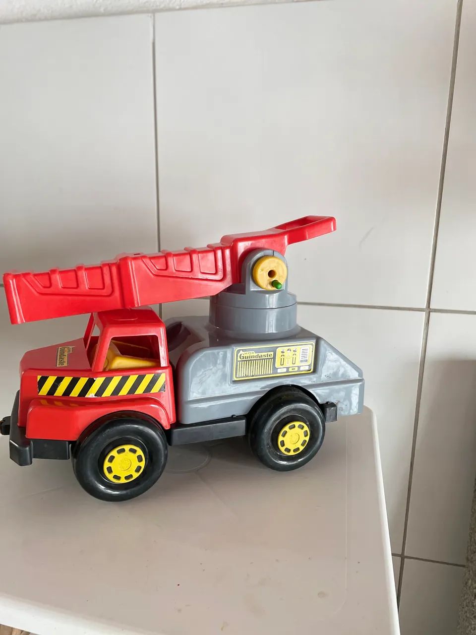 Carro infantil caminhão guindaste