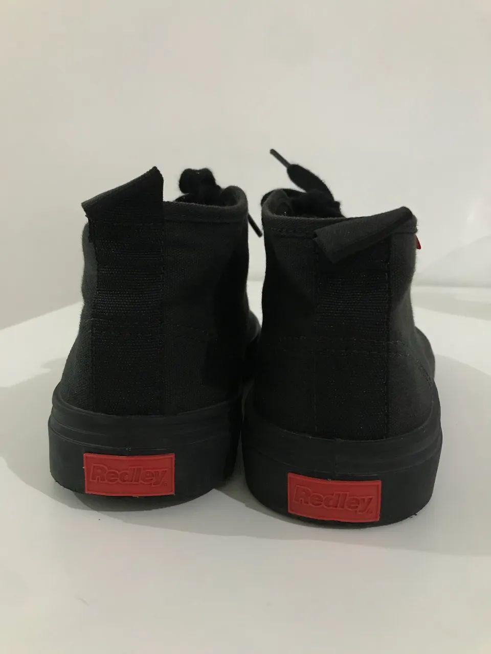 Tênis cano alto número 39