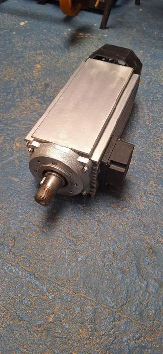Cnc spindle motor elétrico trifásico 3 cv rpm 1680 4 polos. - Foto 4