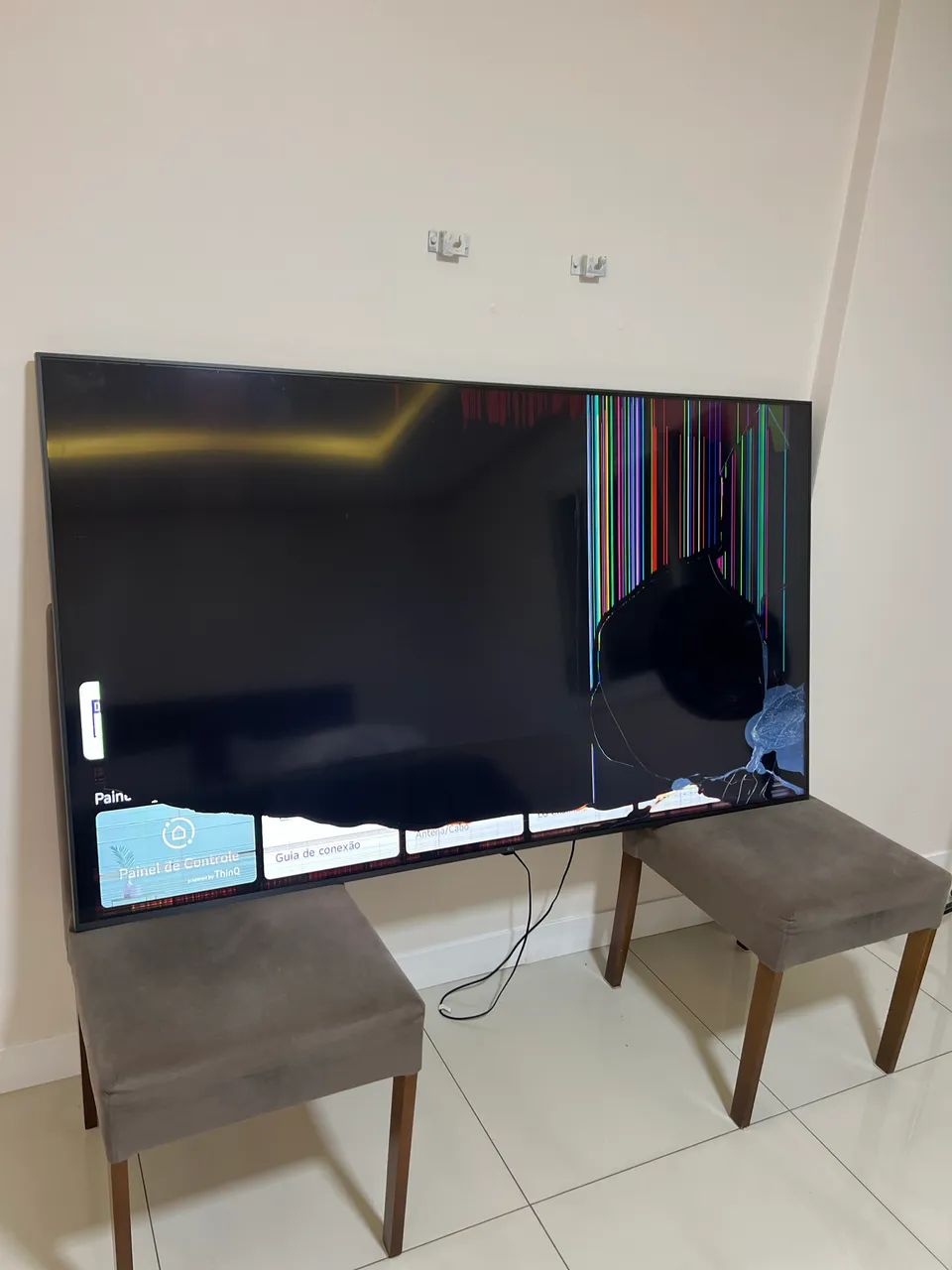 TV LG 70 polegadas 4K Smart - Tela quebrada