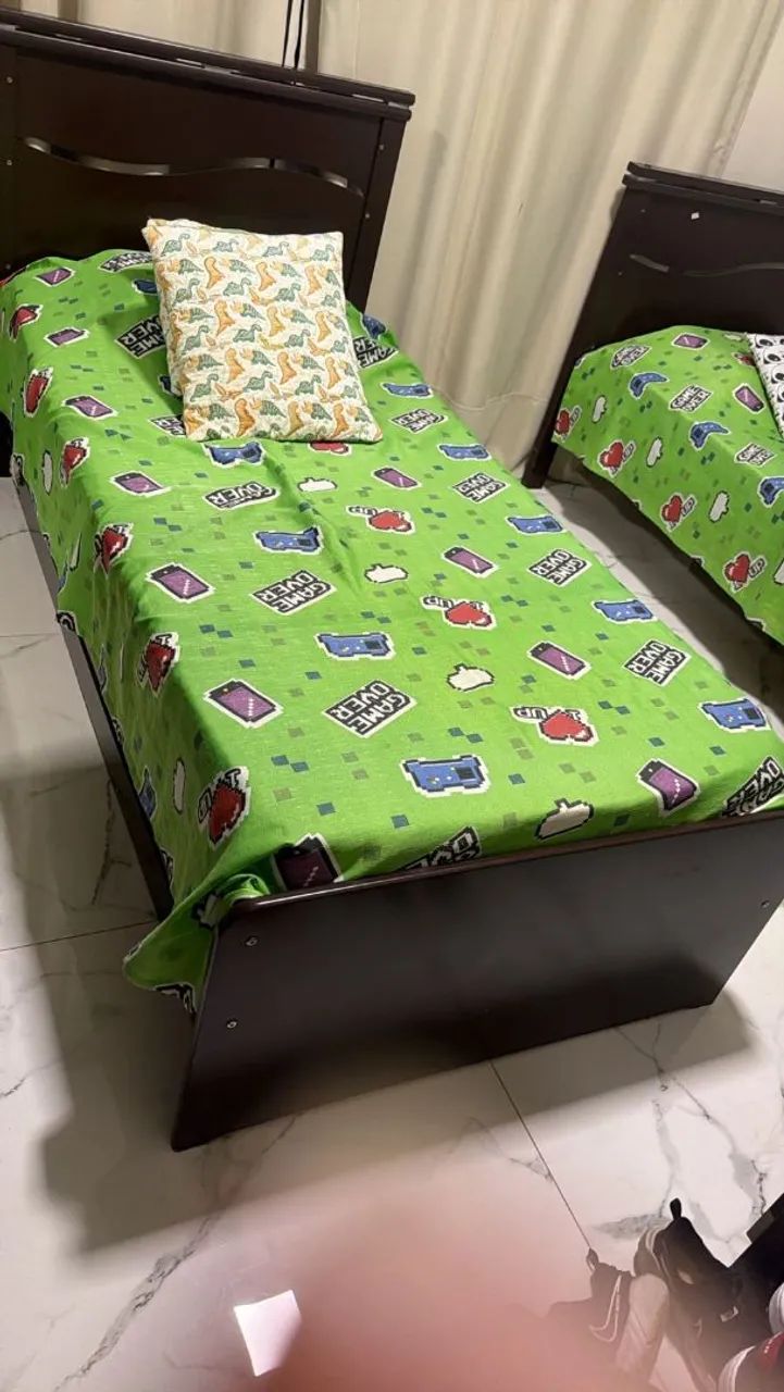 Guarda roupa e camas