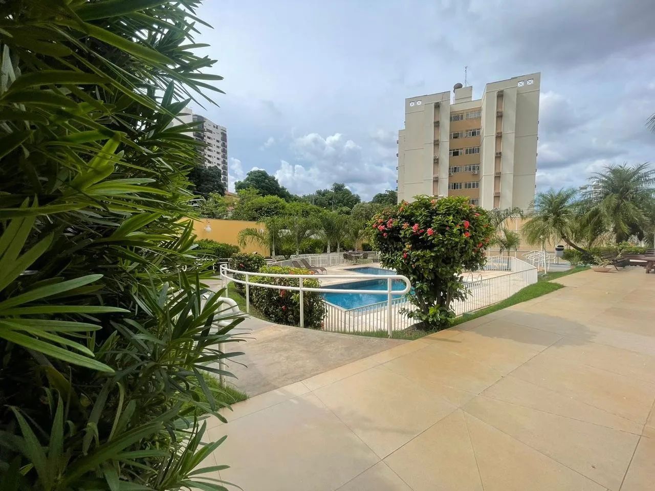Apartamento semi mobiliado no Edificio Joan Miró próximo ao Parque Mãe Bonifacia