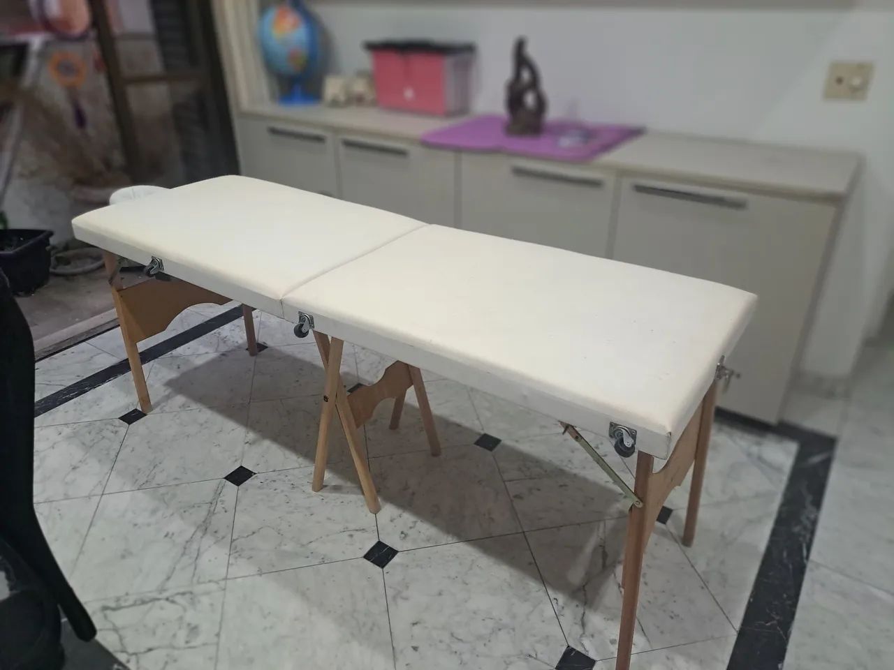 Maca com mesa auxiliar para atendimento em estética, - Foto 2