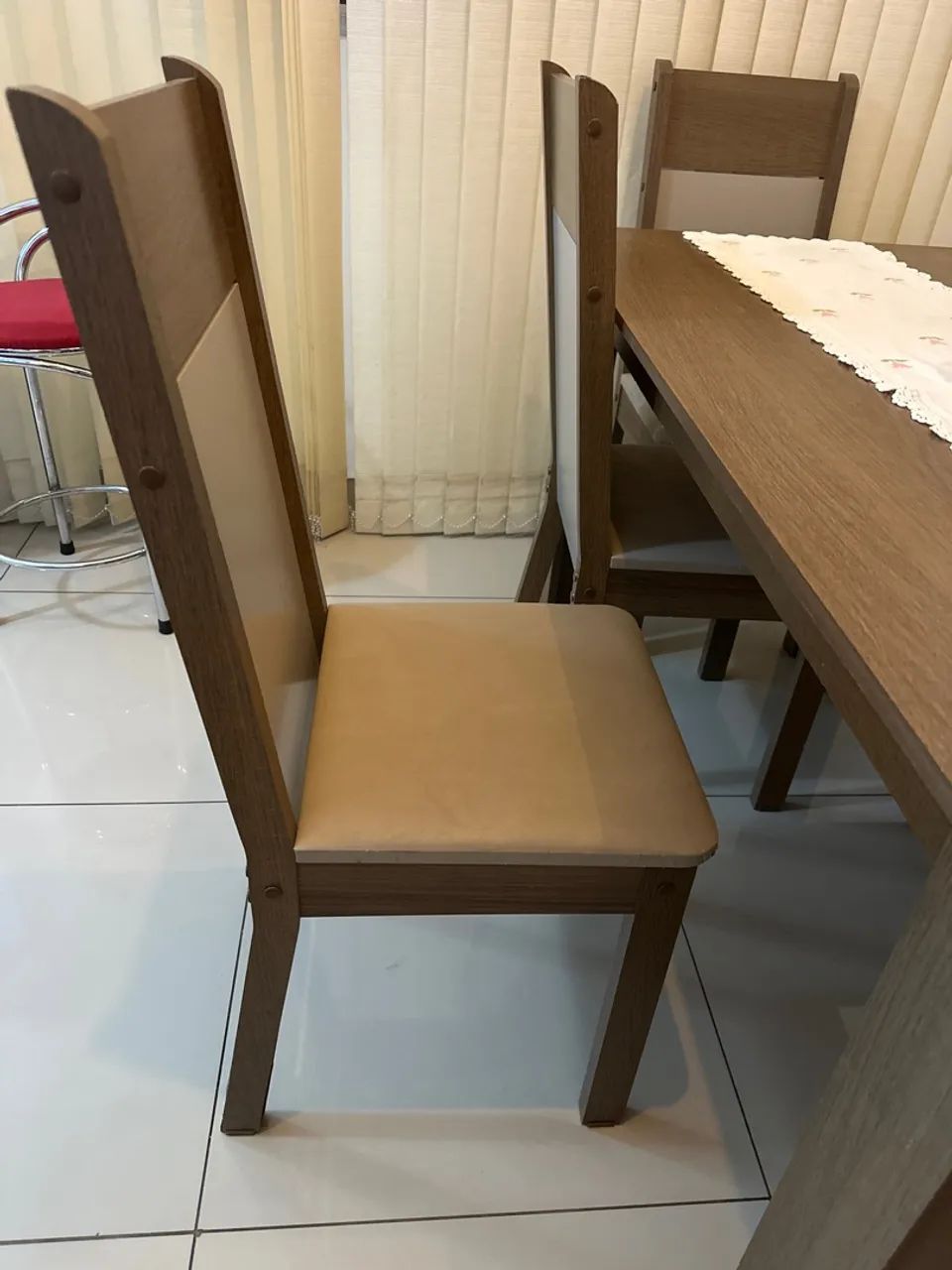 Mesa 6 lugares com cadeiras  - Foto 4