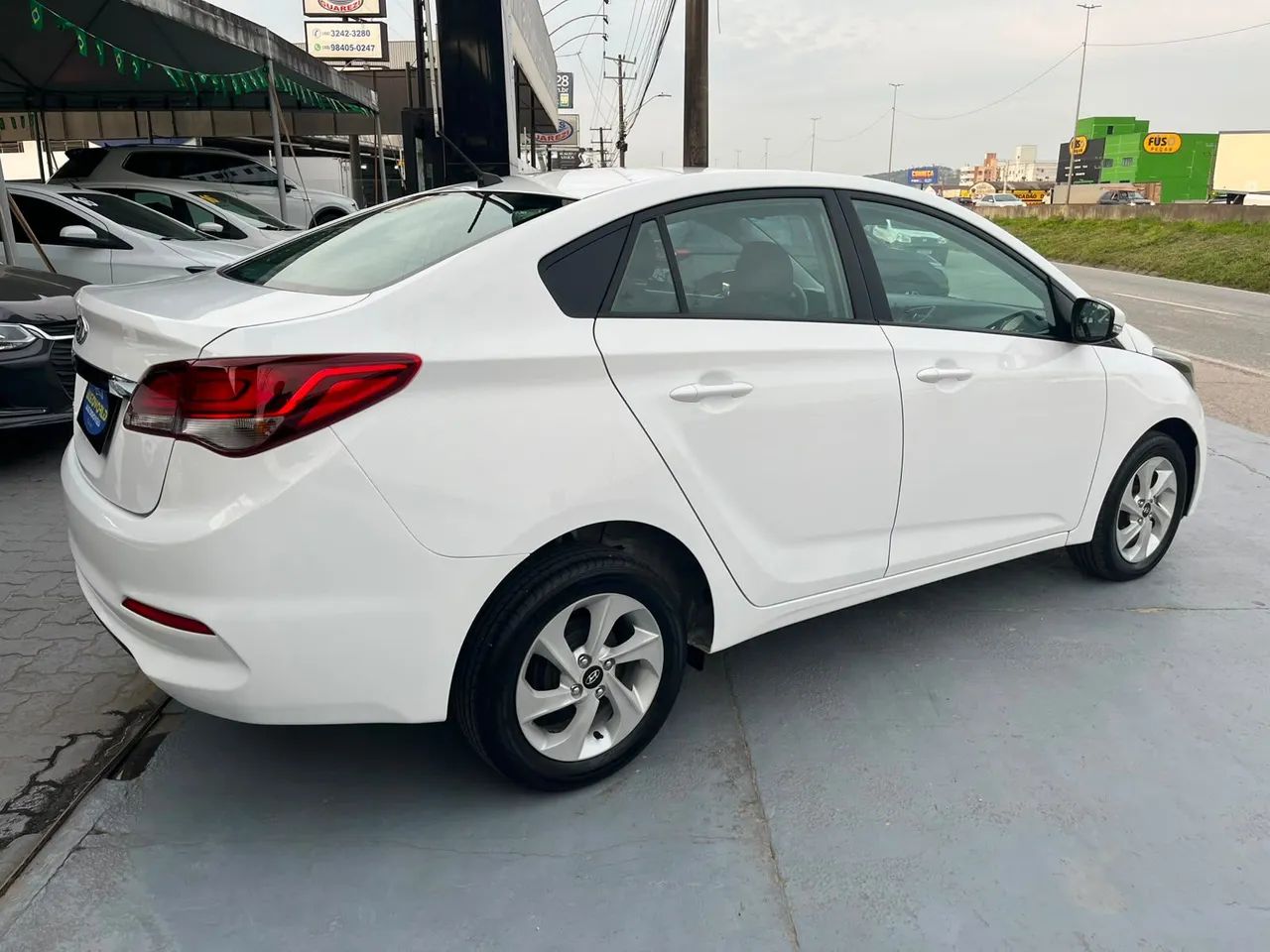 Hyundai HB20S C.plus/c.style1.0 Flex 12V Mec. 4P 2016 - Foto 4