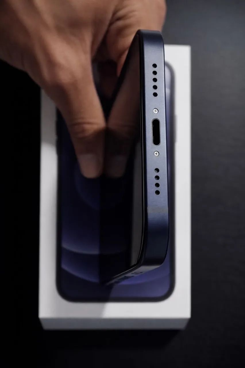 iPhone 12 - Black - 64gb - Celulares e Smartphones - Ouro Verde