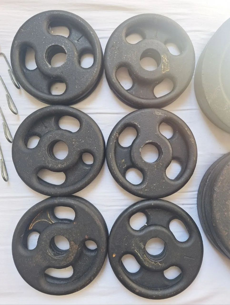 Halteres com 32kg de anilhas - Foto 4