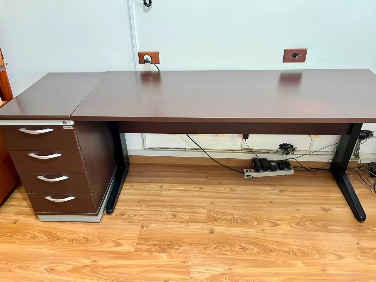 A mesa de descrito escritório