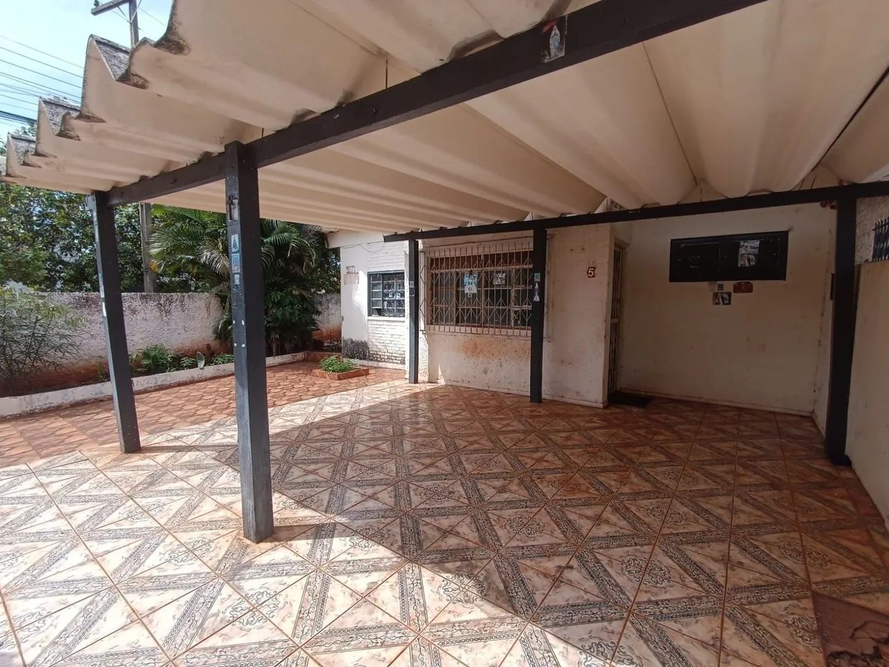Casa com 497m² de terreno  localizado na área central 