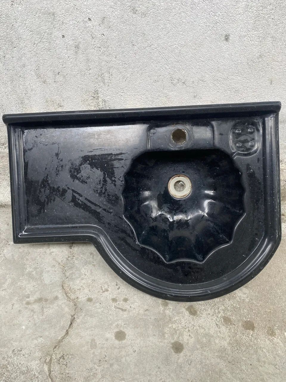 Porta de madeira e pia de banheiro  - Foto 4