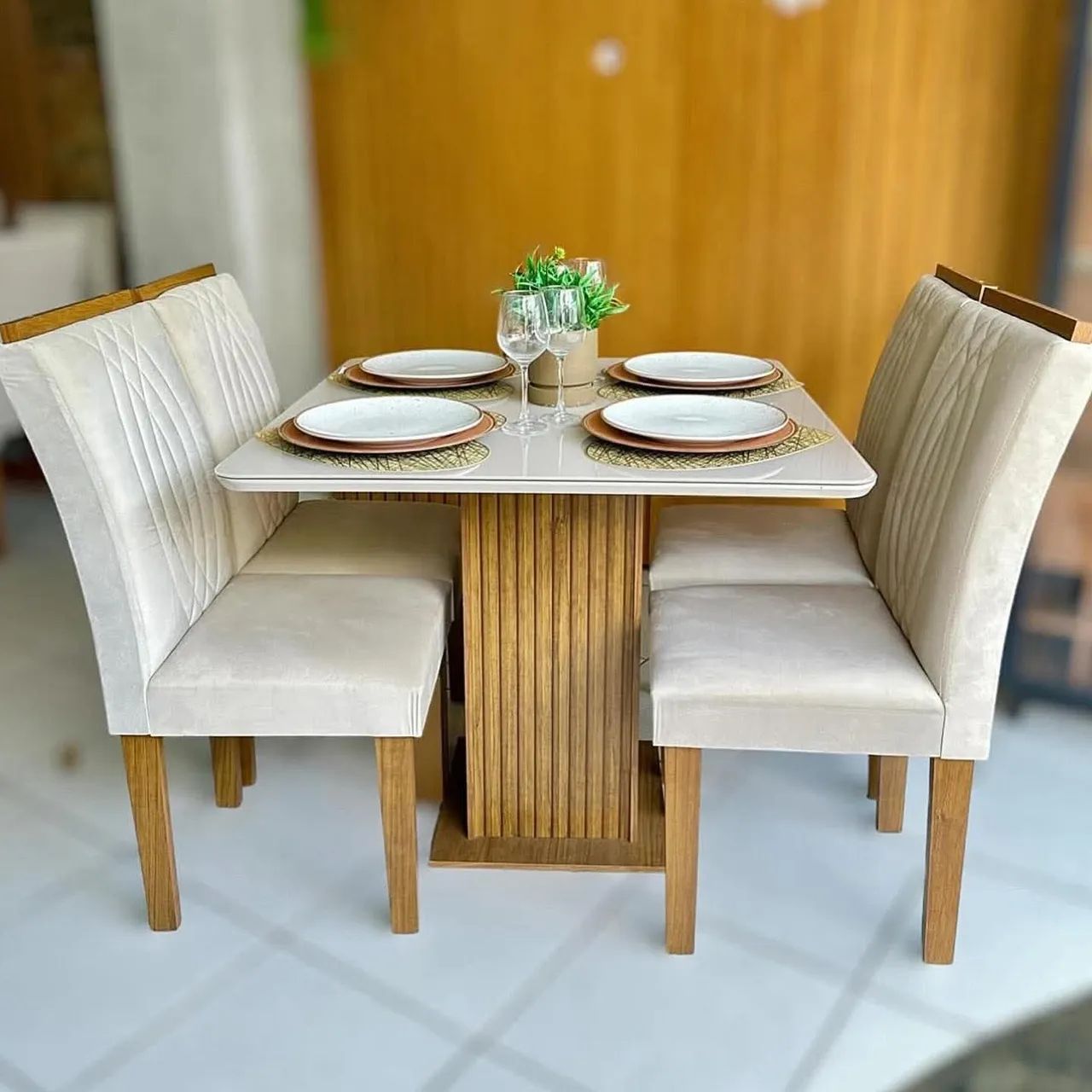 Mesa de jantar off white 