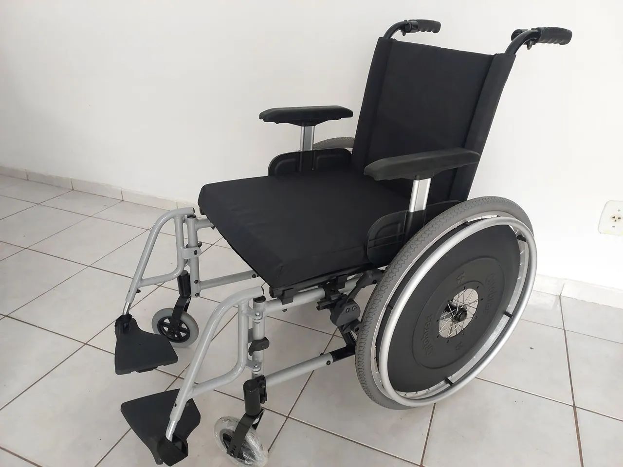 CADEIRA DE RODAS ORTOBRAS - Foto 2