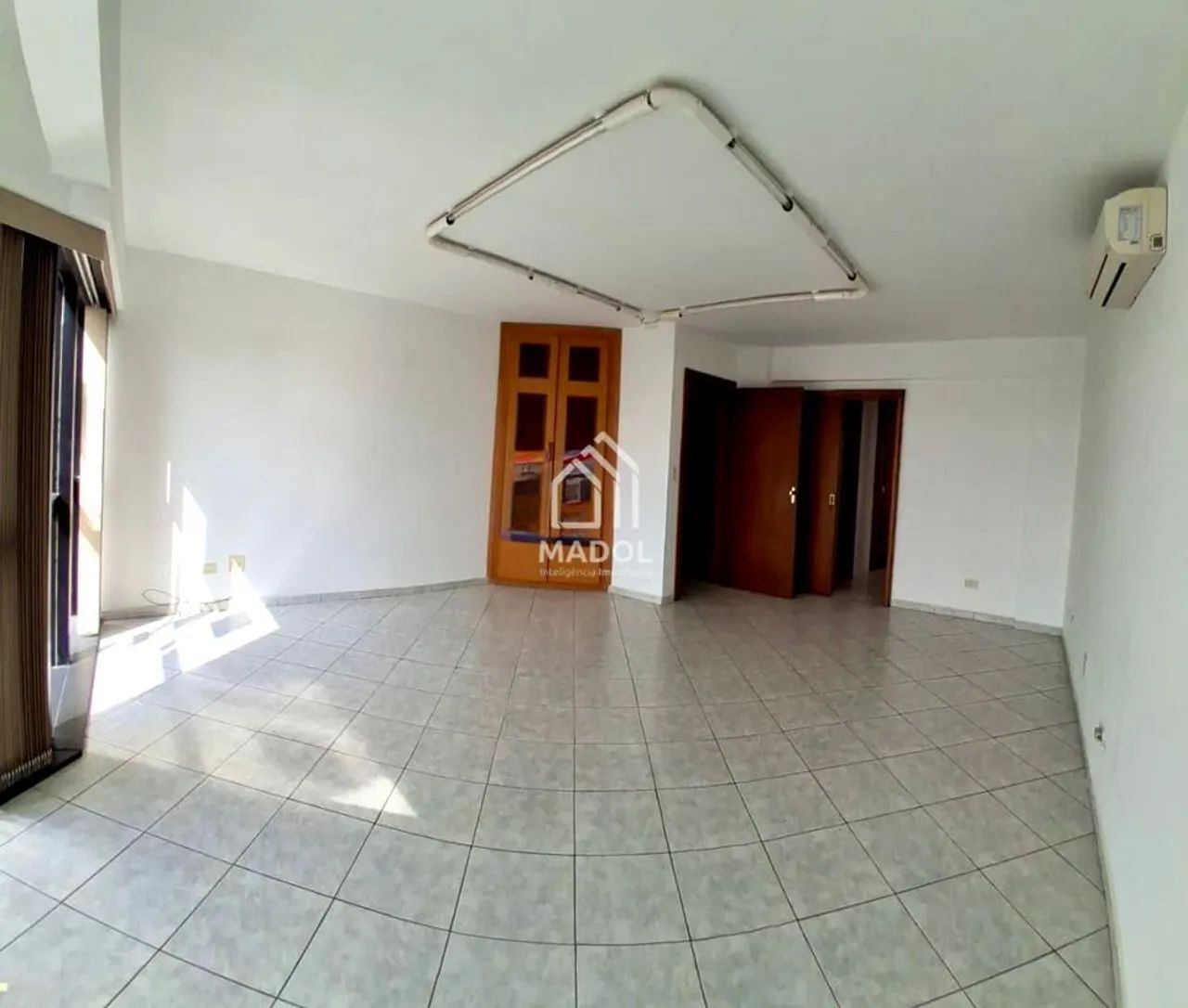 Sala comercial com ampla e escritório | Centro | R$ 1.300,00 - Foto 3
