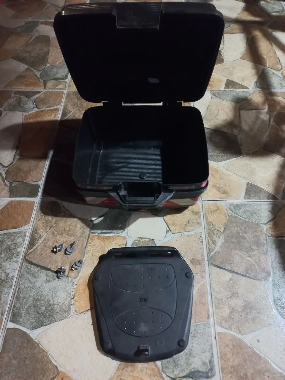 Baú de 35 litros  pra moto  - Foto 3