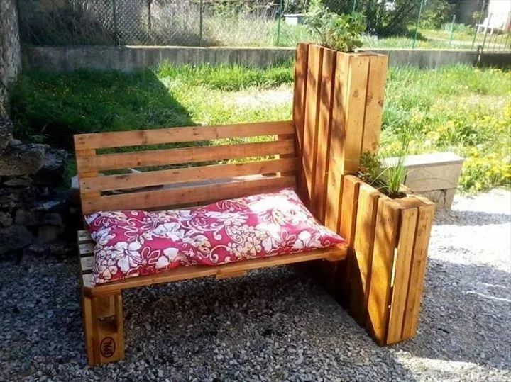 Bancos de palete, Pallet e pinus.