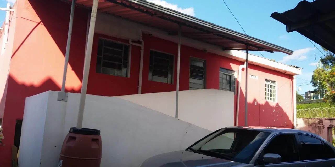 Casas para venda com total 550 metros quadrados com 6 quartos em São Francisco - Belo Hori