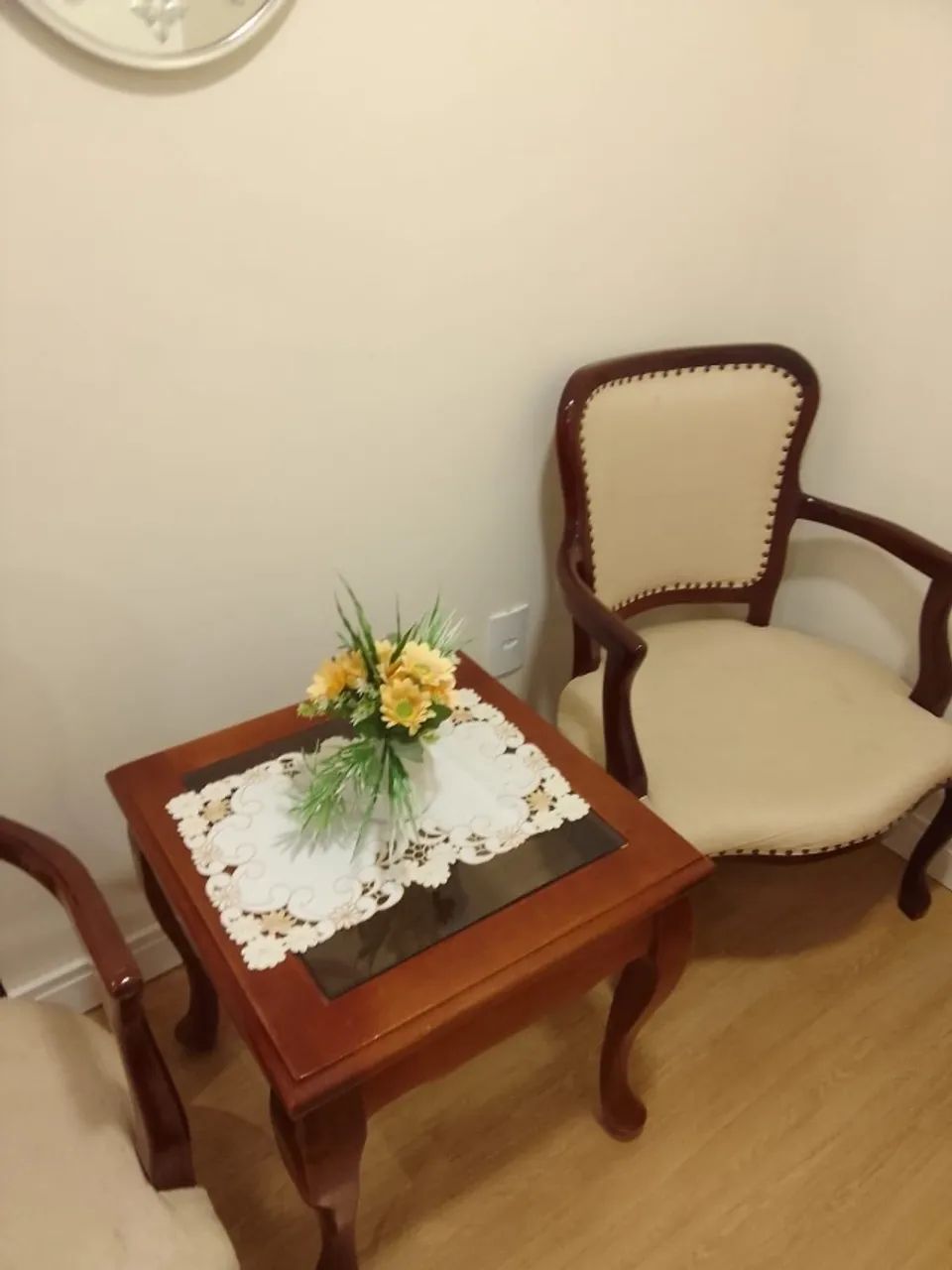 Cadeiras e mesinha de aproximação  - Foto 4