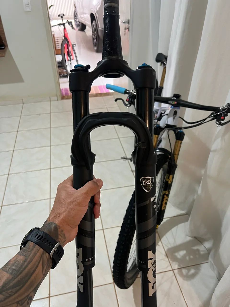 Suspensão FOX stepcast 32 100mm