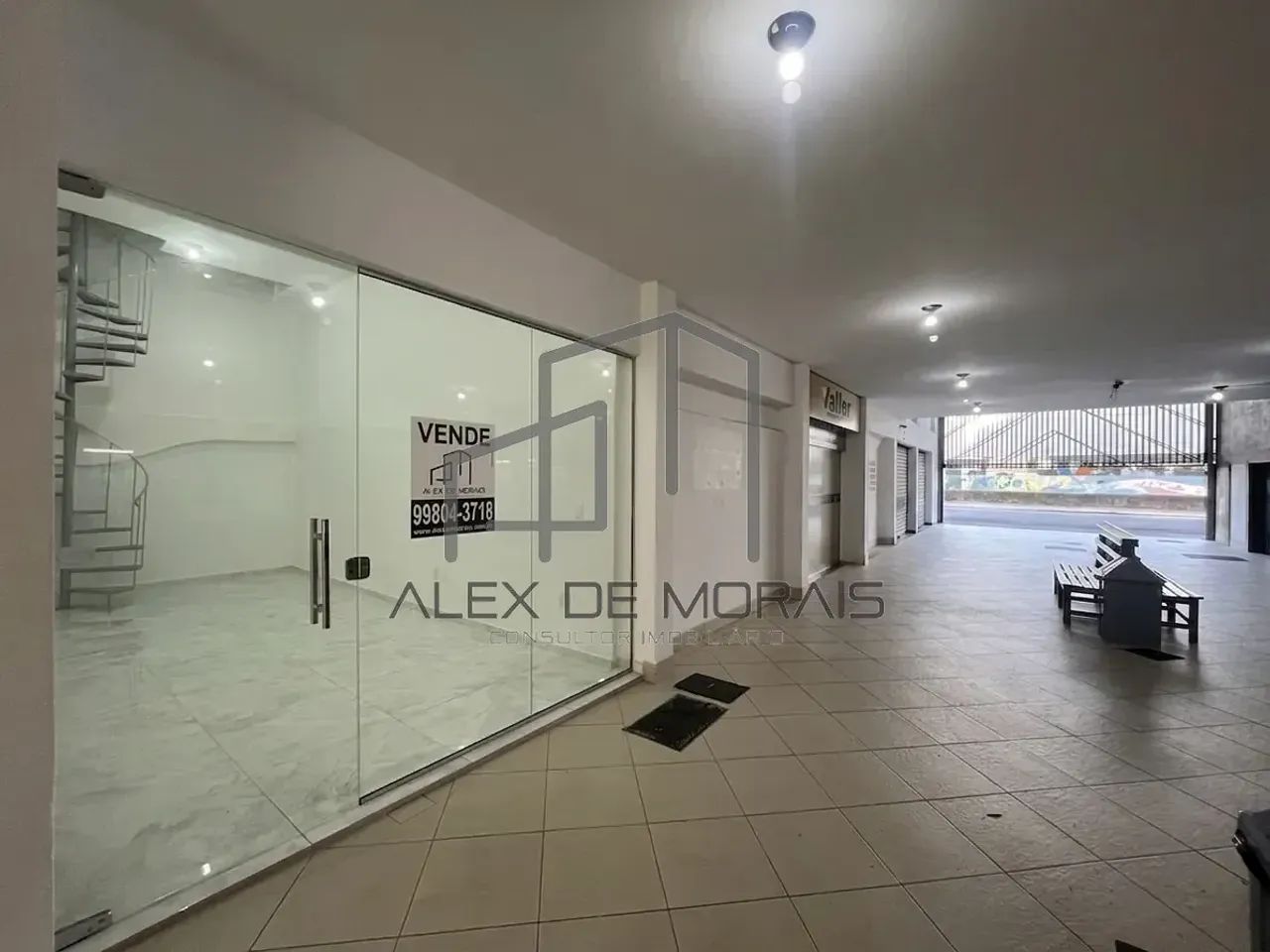 Loja Comercial Reformada na Tradicional Galeria do Edifício Bemge  Centro de Vitória - Foto 3