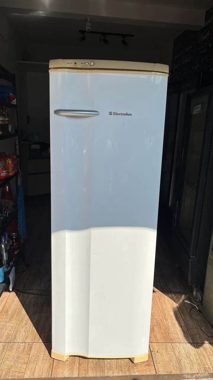 Geladeira Eletrolux re 37