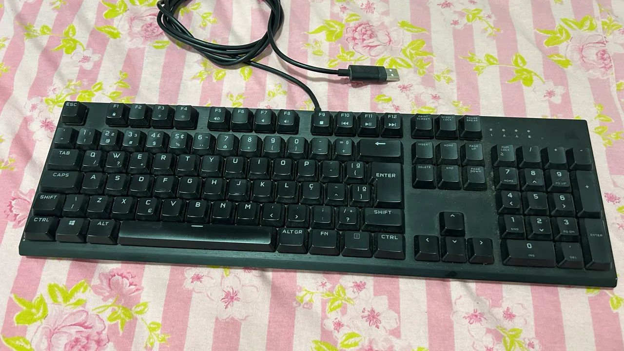Teclado mecânico corsair 