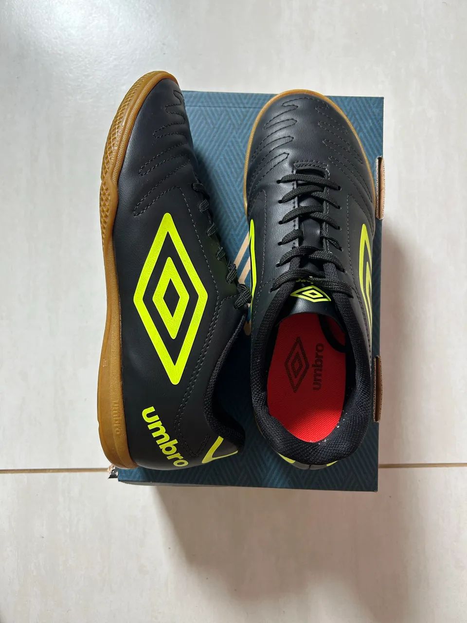 Vendo chuteira da umbro - Foto 3