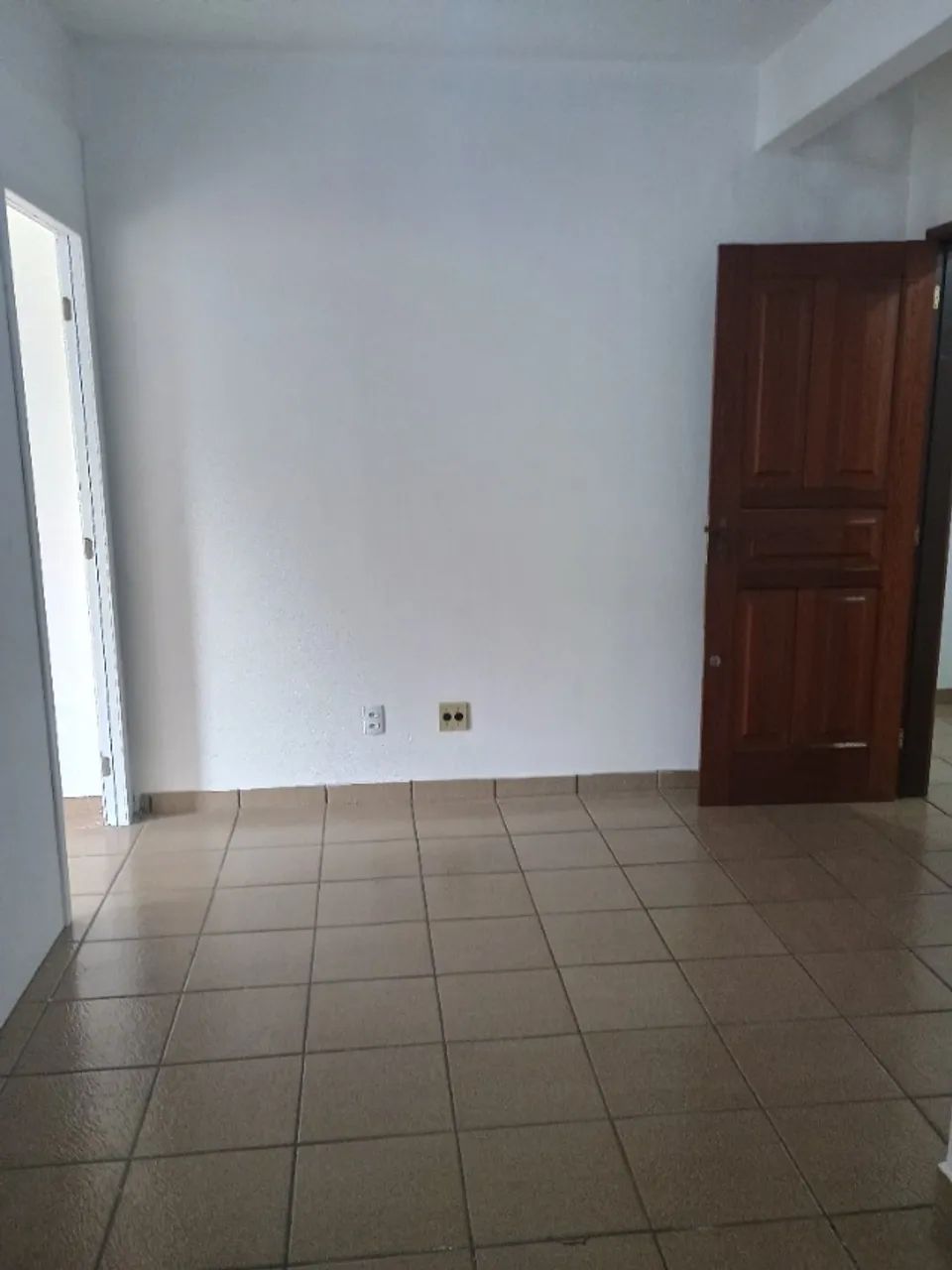 Sala Comercial em Santa Mônica 