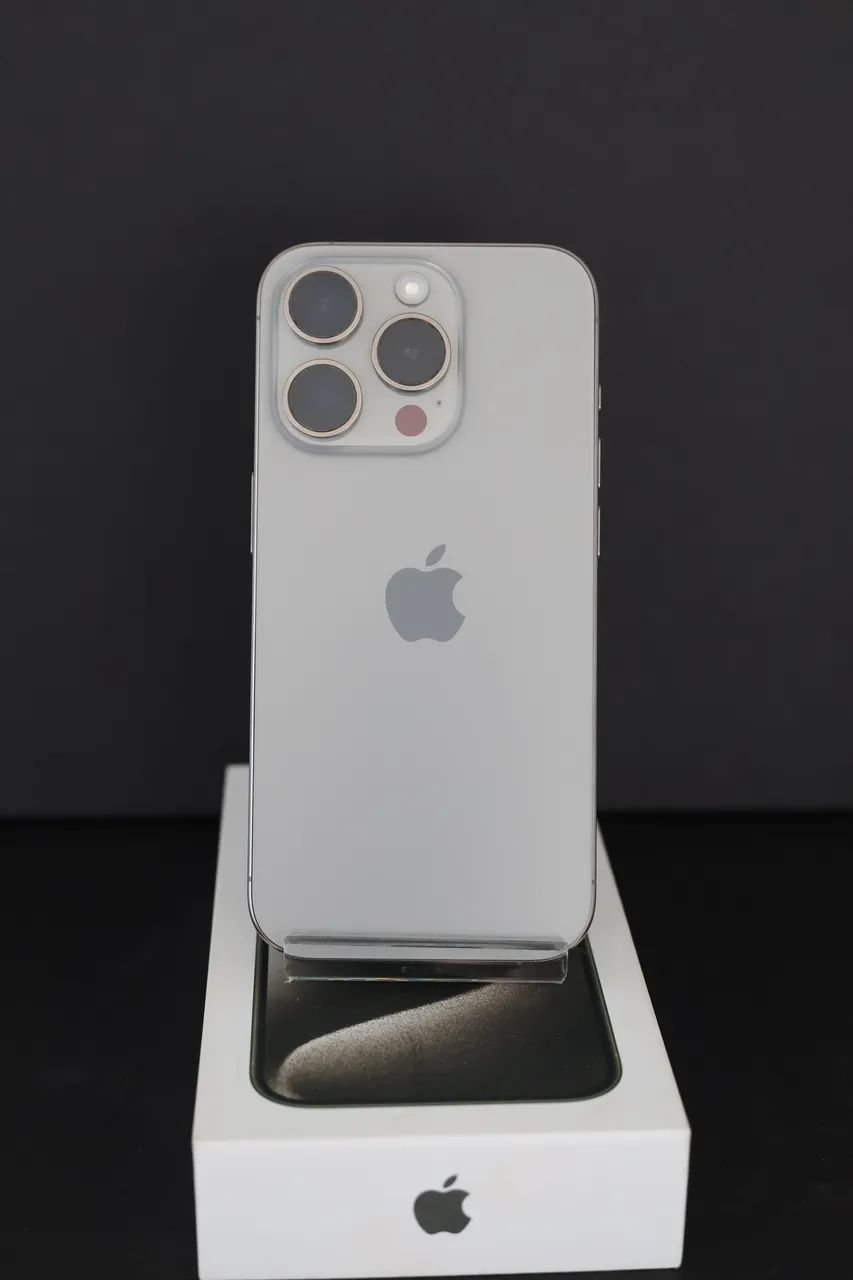 iPhone 15 Pro  - Foto 2