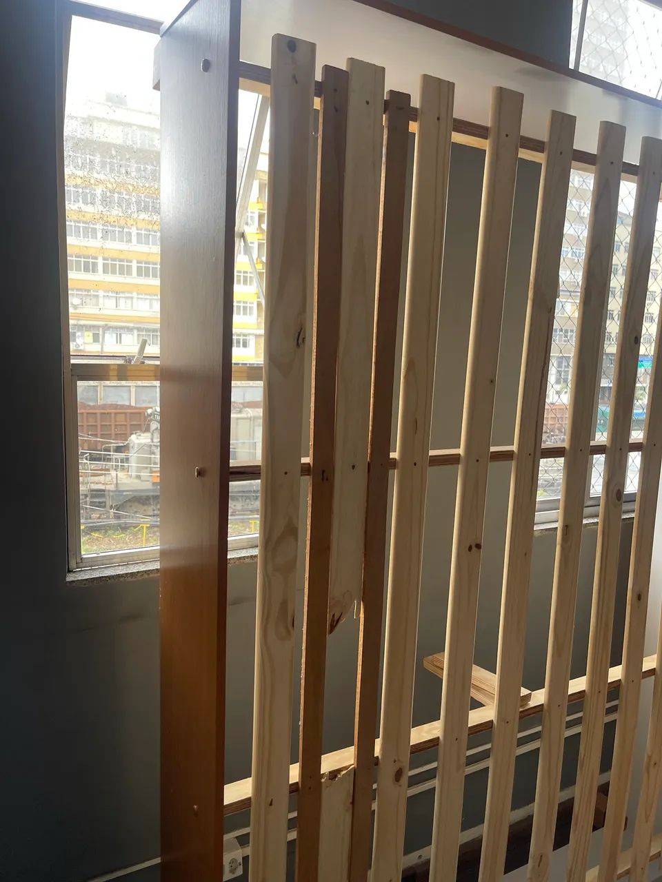 Cama de casal com estrado de madeira - usada - Foto 2