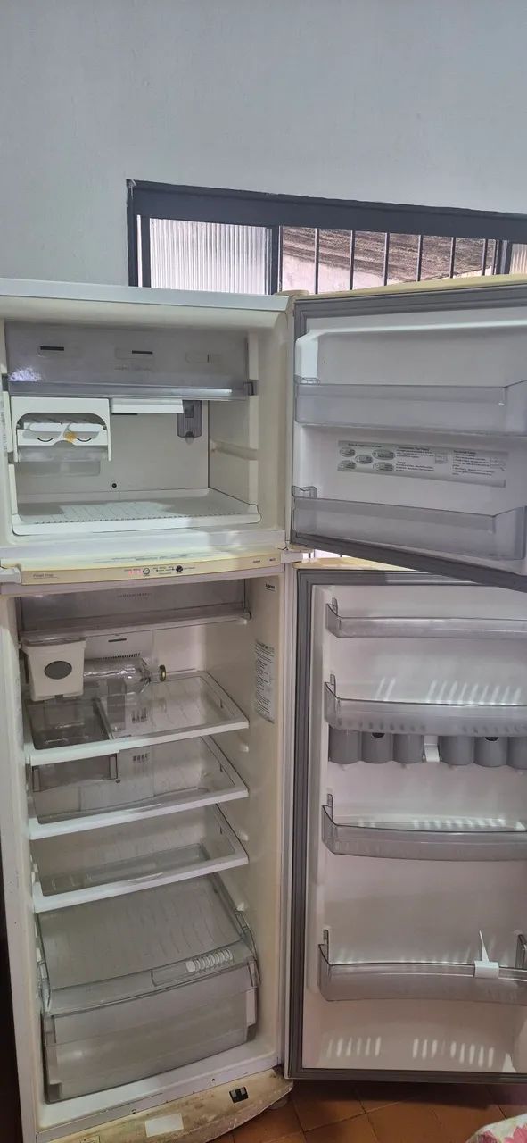 Vendo geladeira 