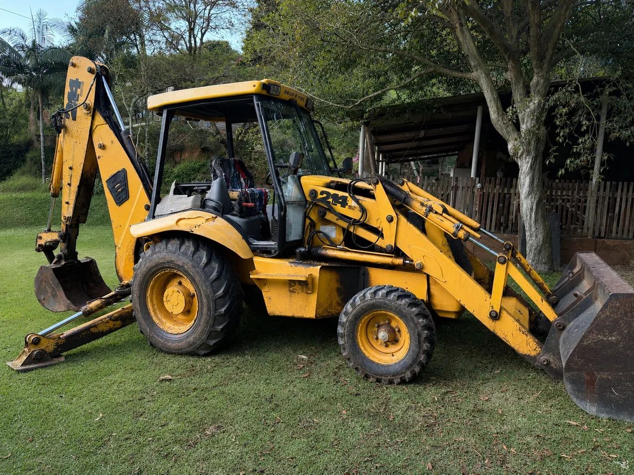 Retroescavadeira JCB 97