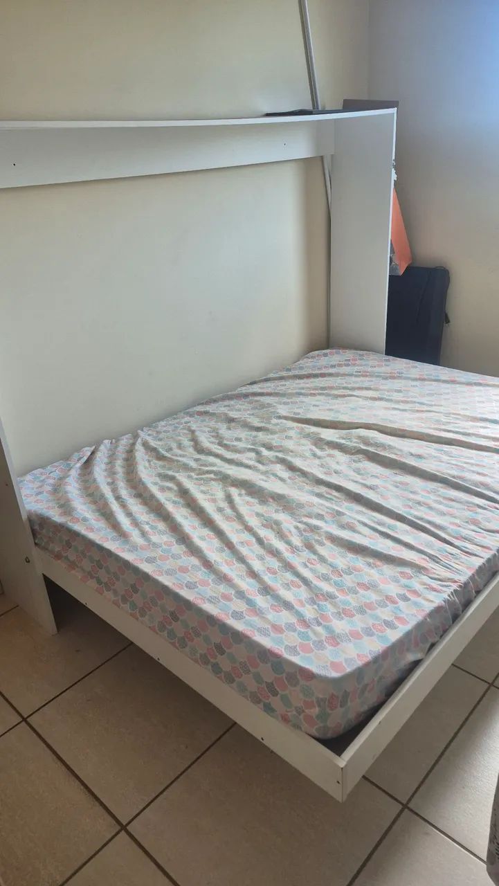 Cama de casal retrátil 