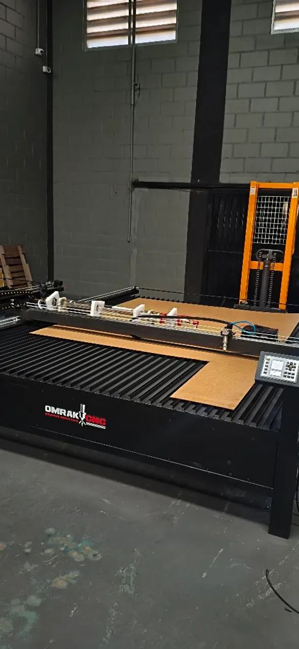 Máquina de corte a laser 3x2 130w