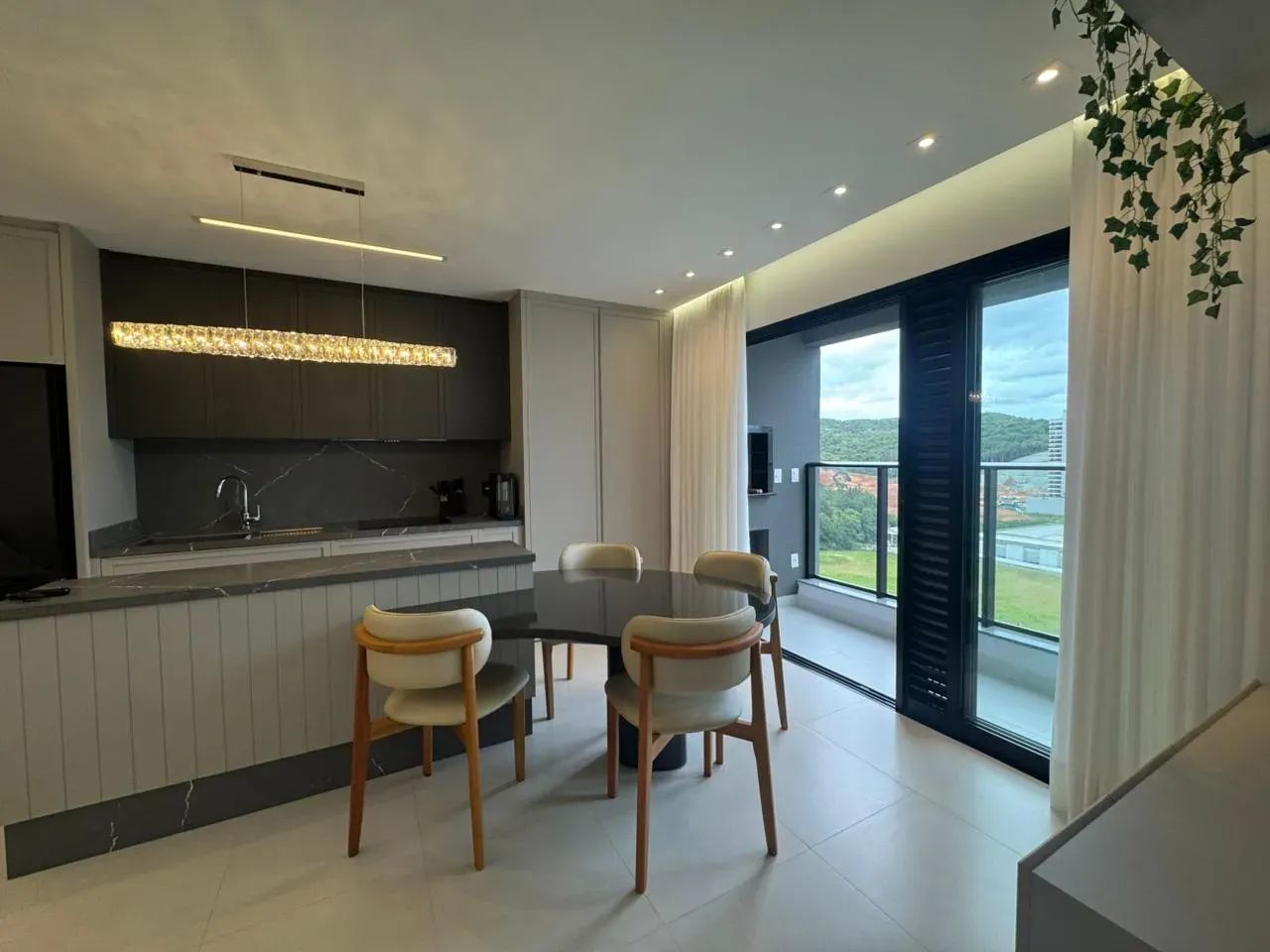 Locação anual - prédio novo na Praia Brava - Foto 3