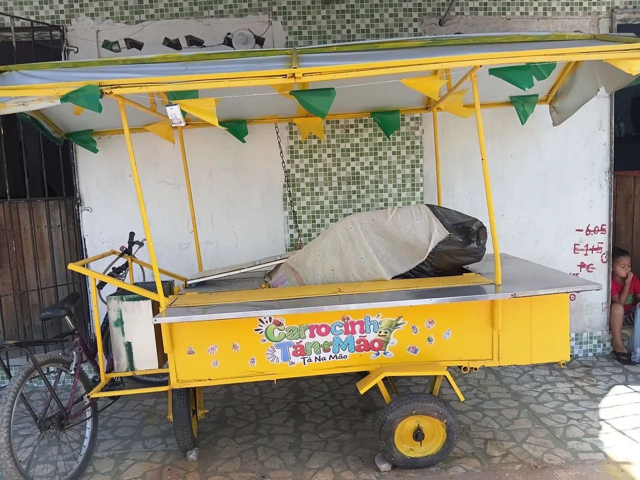 VENDO CARROCINHA DE CALDO DE CANA A GASOLINA 5 MIL