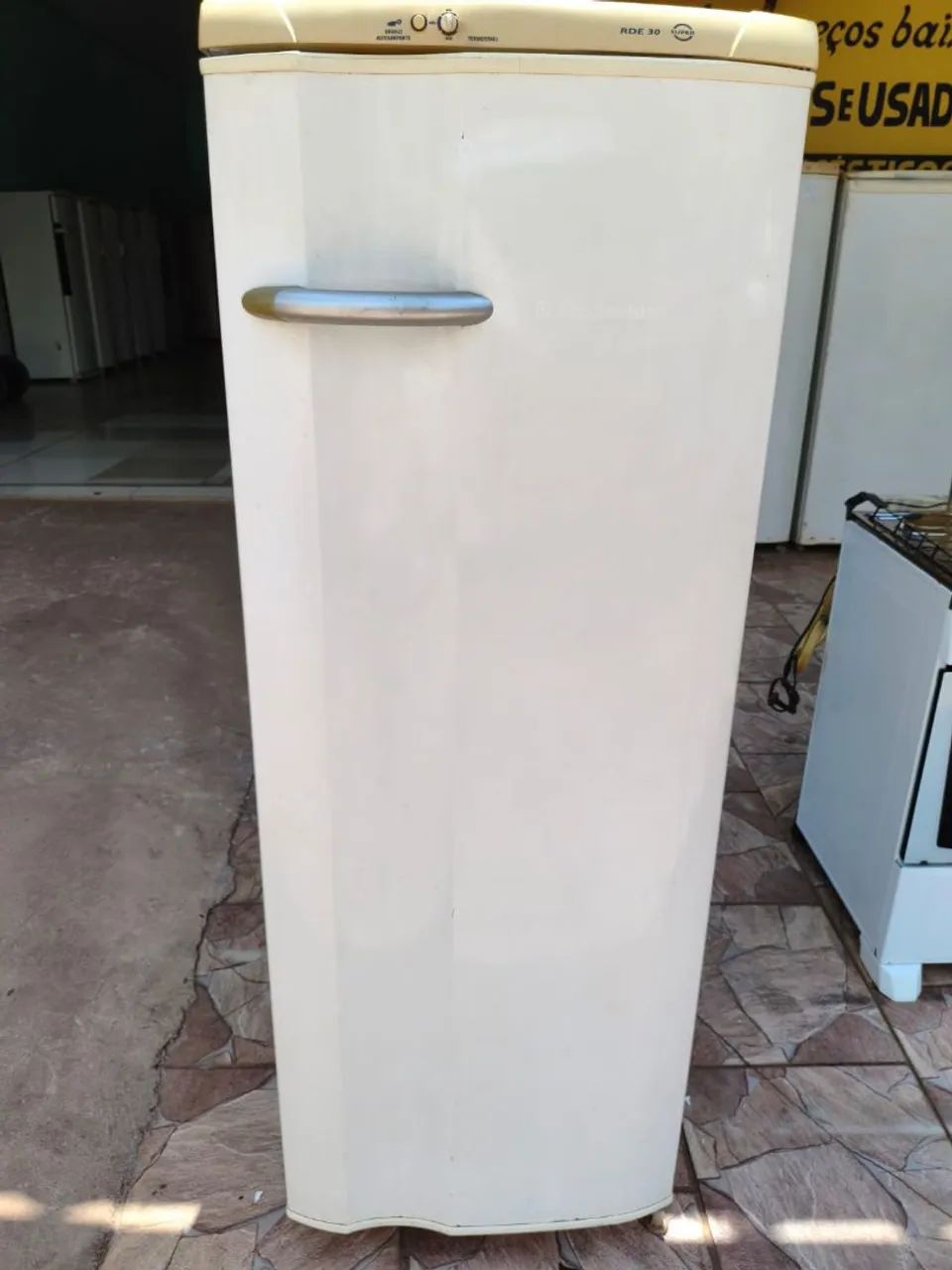 Geladeira Electrolux degelo 260L