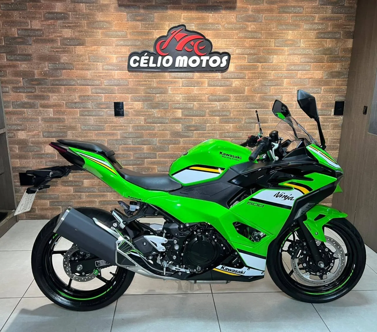 Kawasaki Zx-10/ Zx-10r 1000cc 2011 - 1495319454 | OLX