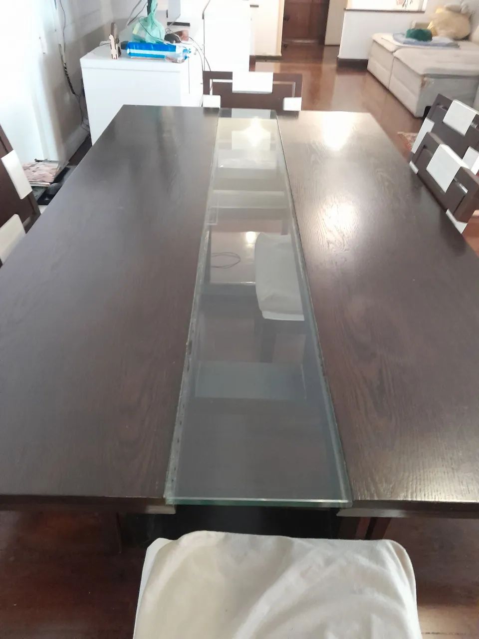 Mesa de 8 lugares com 8 cadeiras