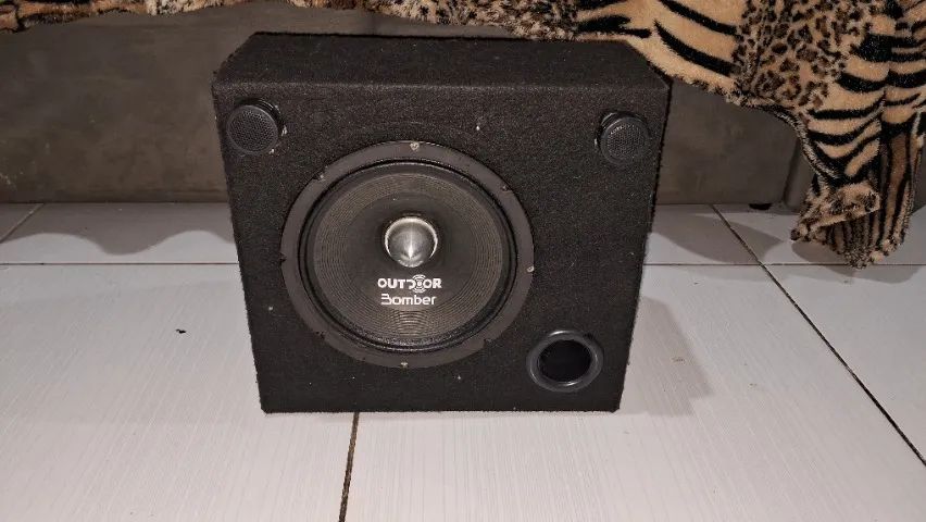 Caixa Woofer 8 Polegadas com Bomber Outdoor 200 Watts rms e par mini tweeter 80 Watts rms
