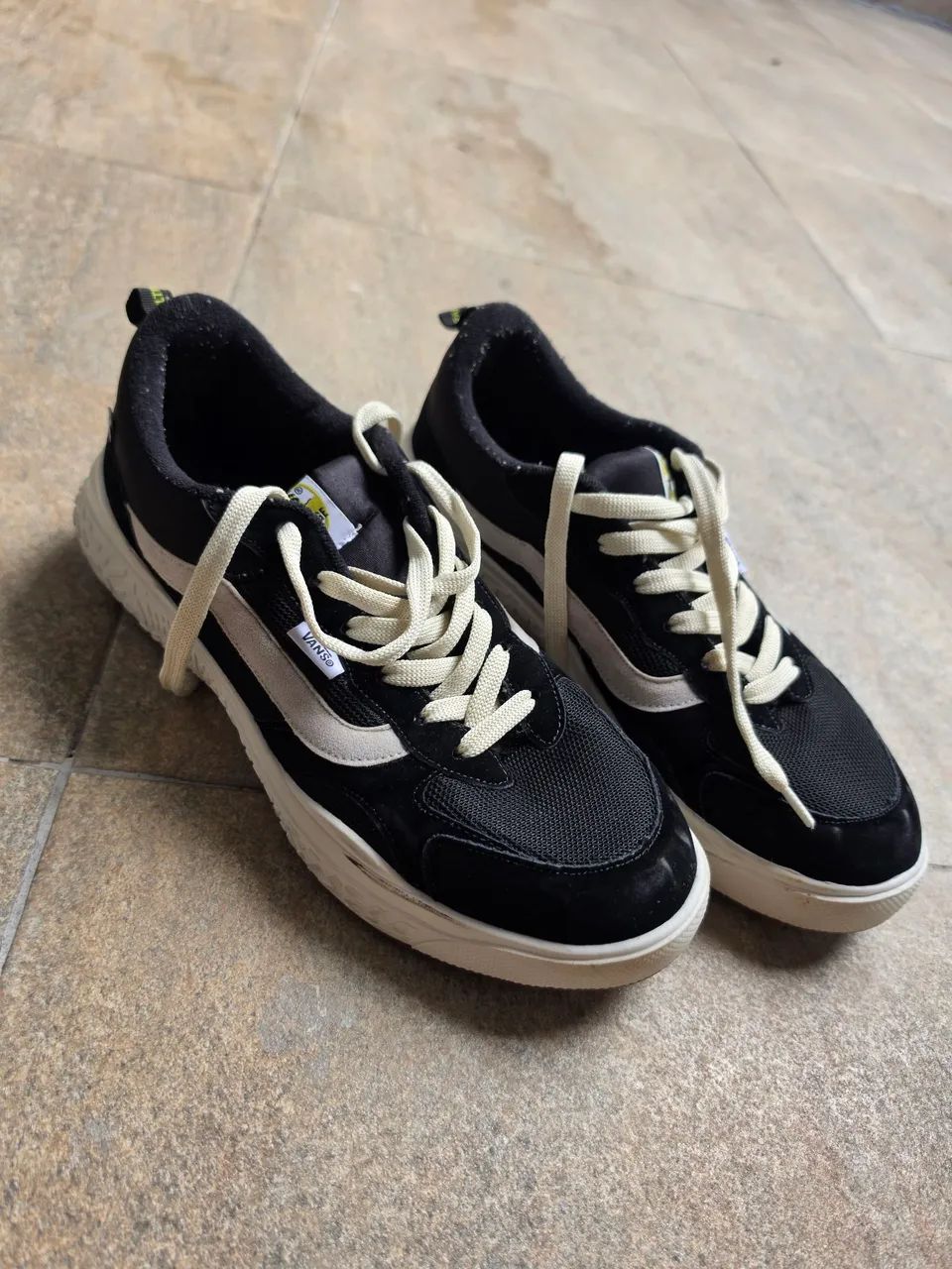Vendo Tenis Vans & On