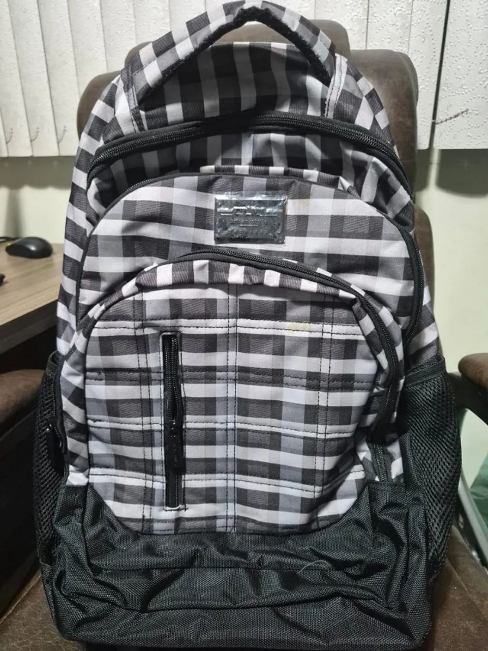 Mochilas com rodas e puxador luxo novas!!!! - Foto 4