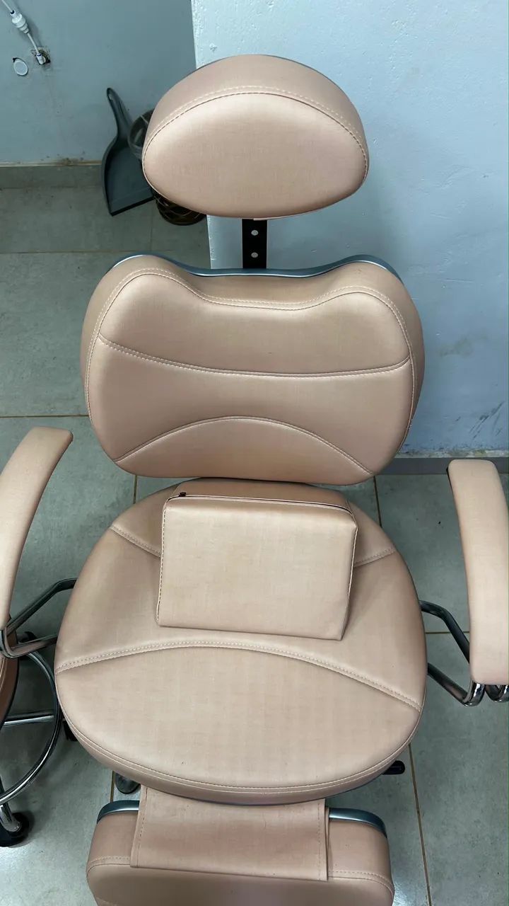 Cadeira profissional ergonômica + Banco auxiliar - Foto 2