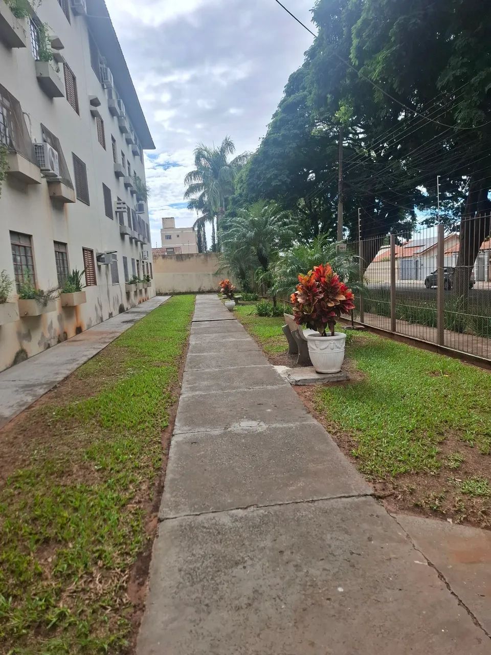 Alugo apartamento de 3 quartos 