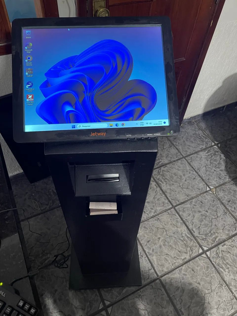 Totem de Autoatendimento, com PC interno integrado e monitor  - Foto 4