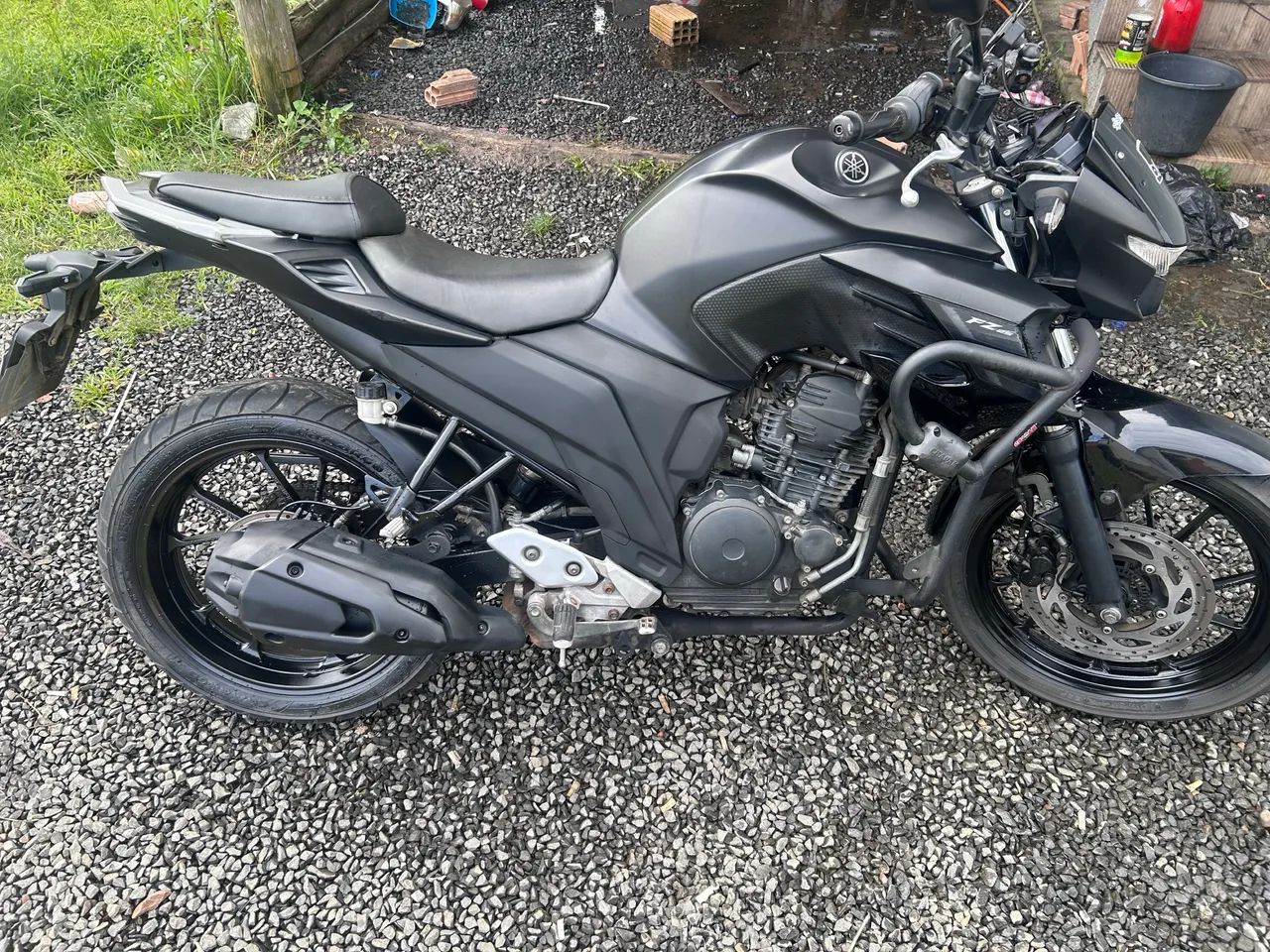 Fz25  - Foto 2