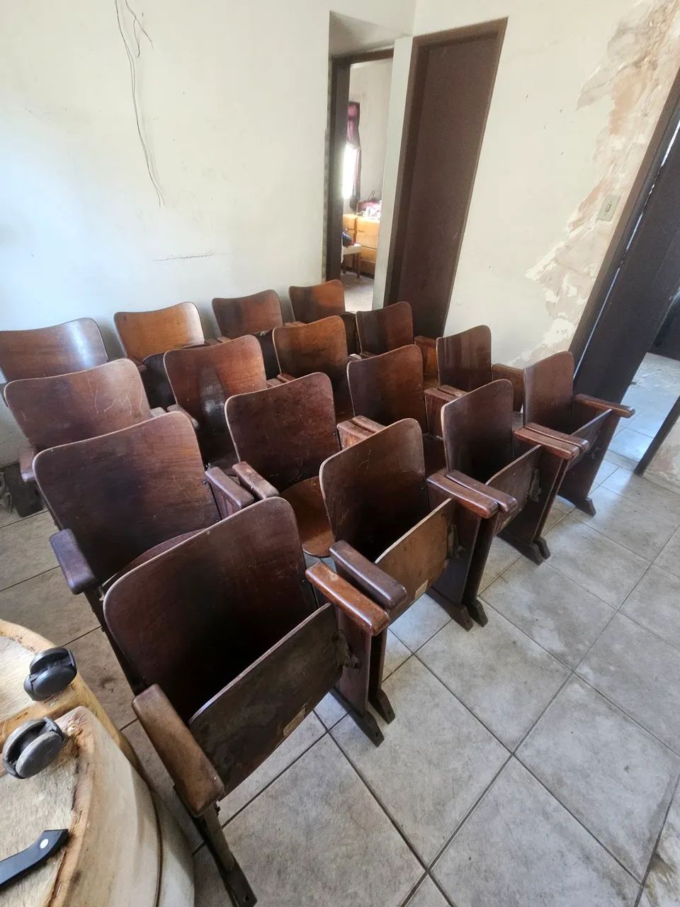Cadeiras Cinema Antiga  - Foto 3